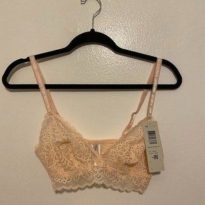 🖤 3/$30 Bras 🖤 Light pink lacy bralette NWT